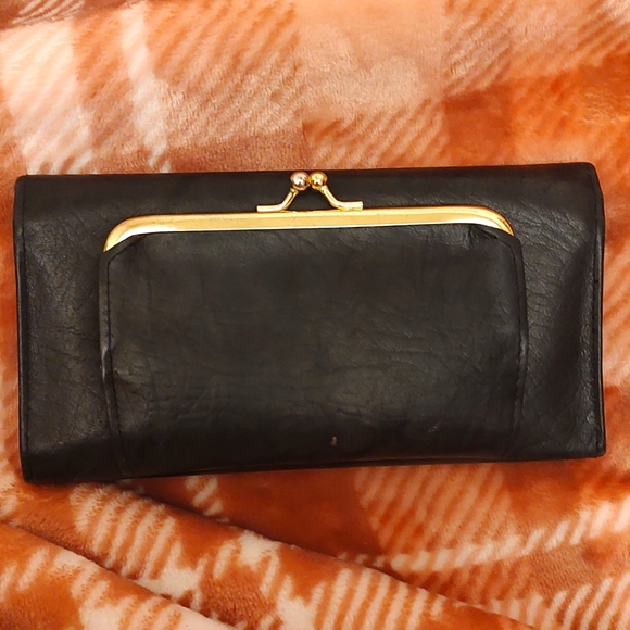 Buxton velvet touch cowhide leather wallet. - Picture 2 of 4